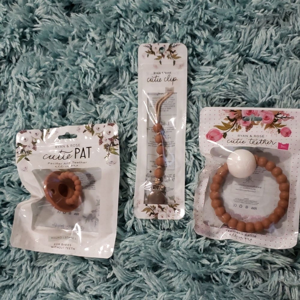 Ryan & Rose Almond LE lot